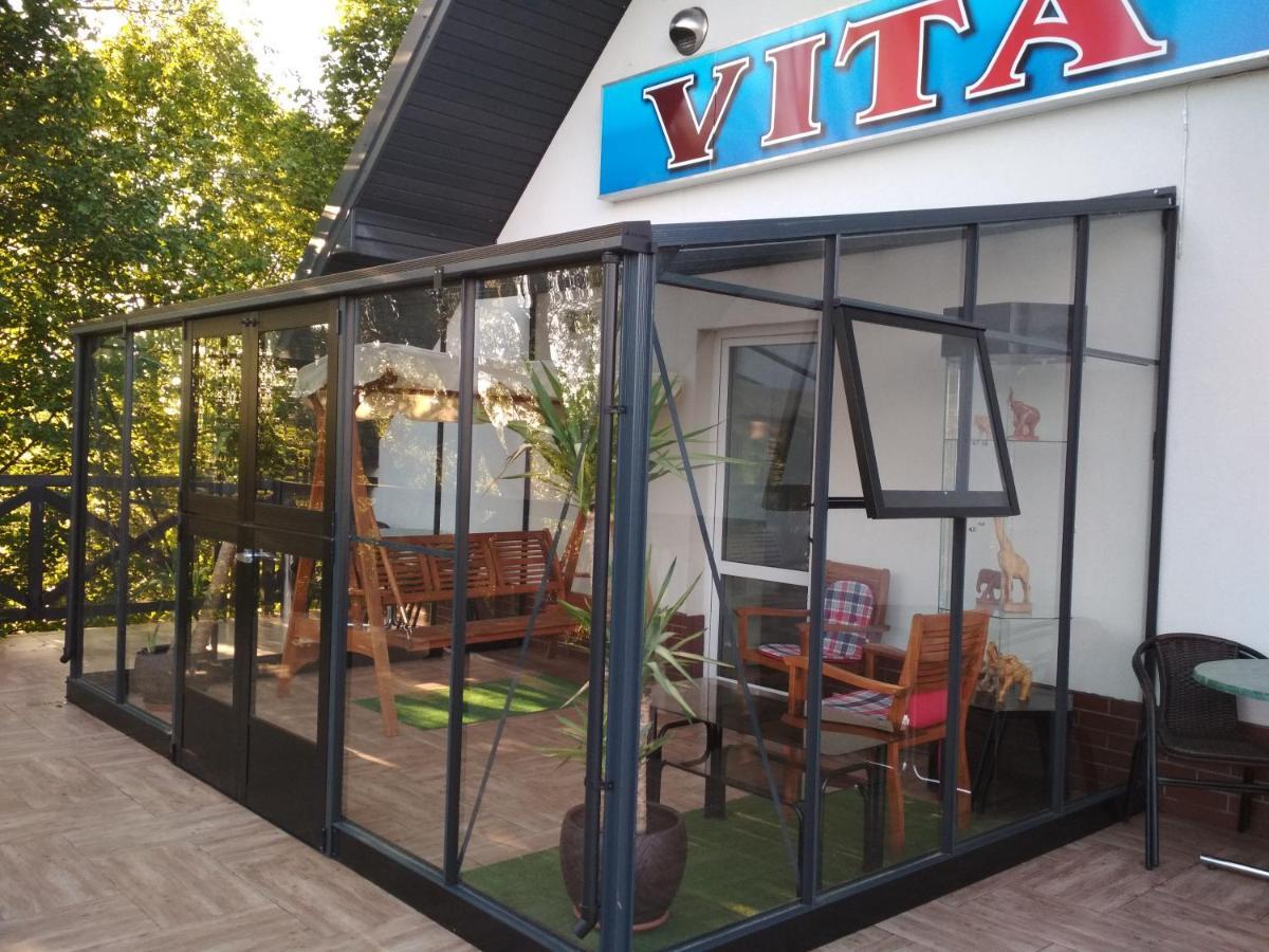 Vita أوغستوف المظهر الخارجي الصورة